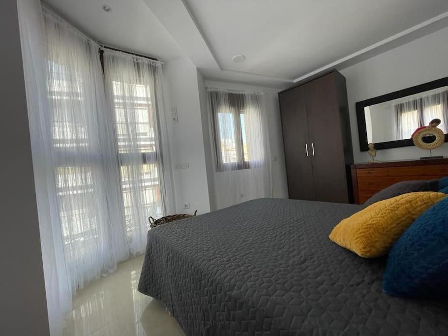 Piso Centro Elche Junto Basilica Lejlighed Eksteriør billede